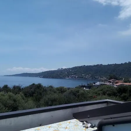 Mit Terrasse